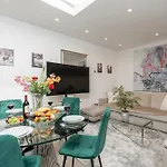 Bond Street Stay